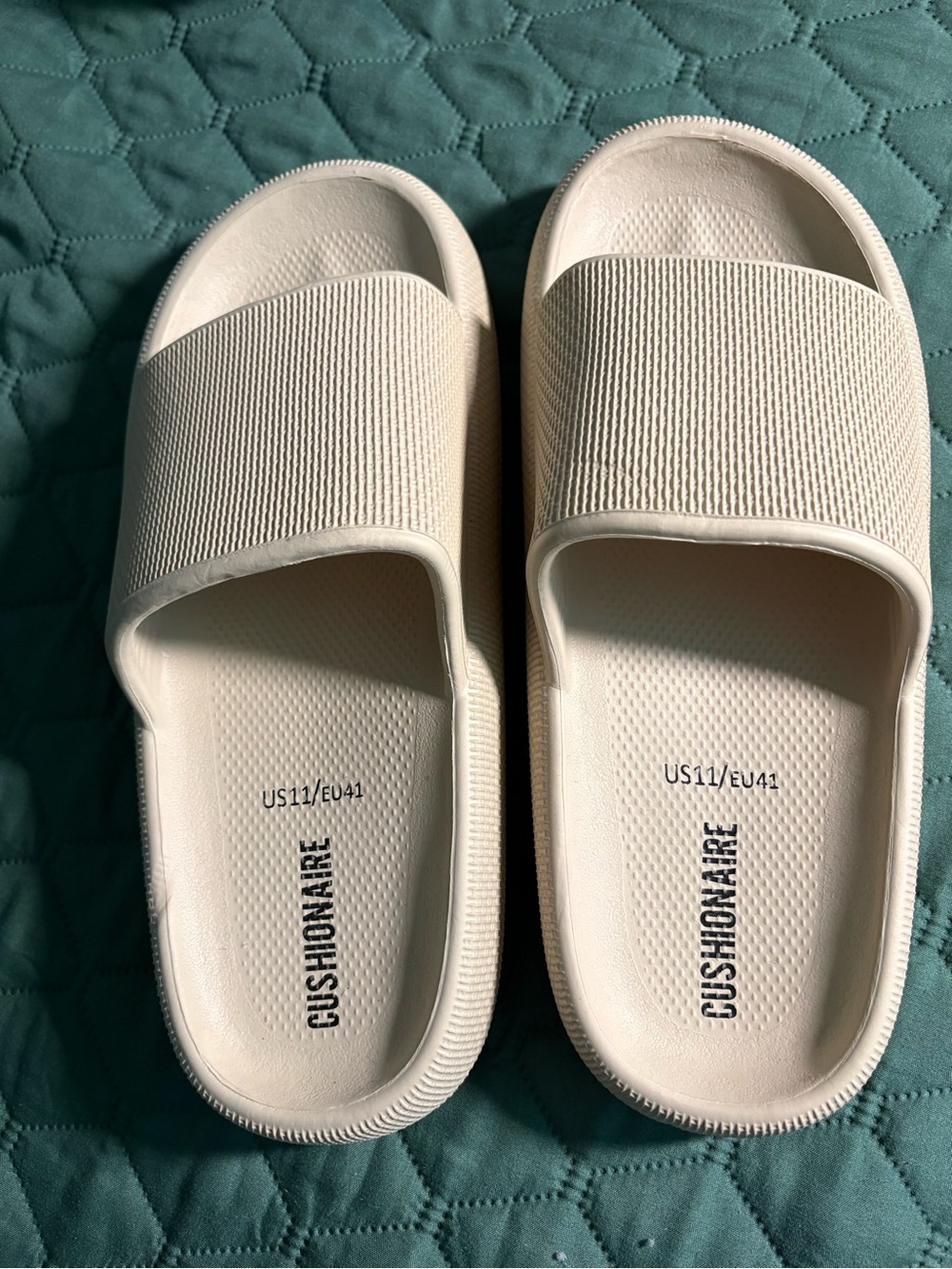 Cushionaire beige, comfort, slides-size 11